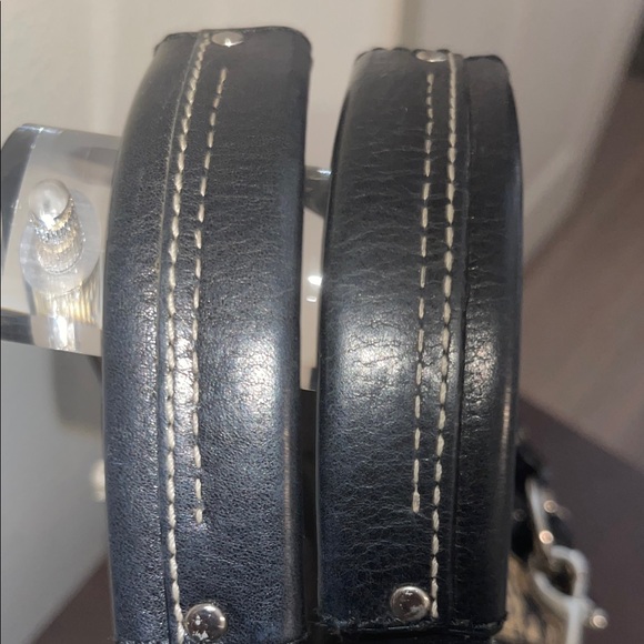 Coach Vintage 2006 Black and Tan Designer Handbag. Great Used Condion. Beautiful - Picture 7 of 9